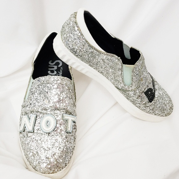nike school shoes revolution 2